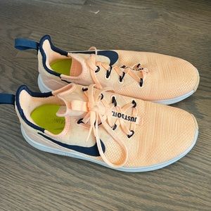 Women’s Nike Sneakers - Size 7 - Like Nee